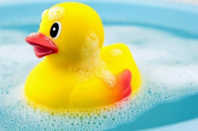 how-to-clean-bath-toys-rubber-duck